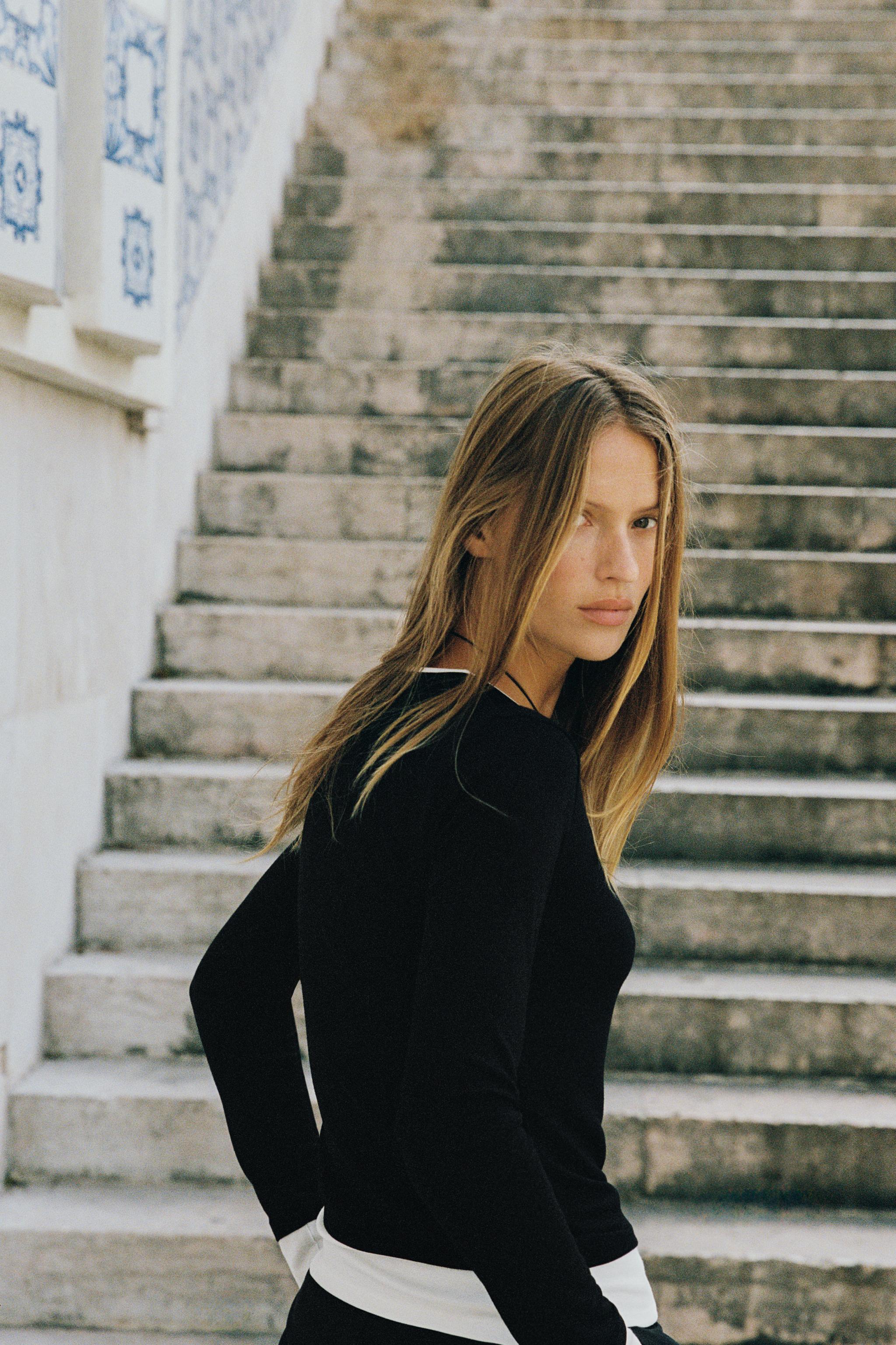 DOUBLE CONTRAST T-SHIRT